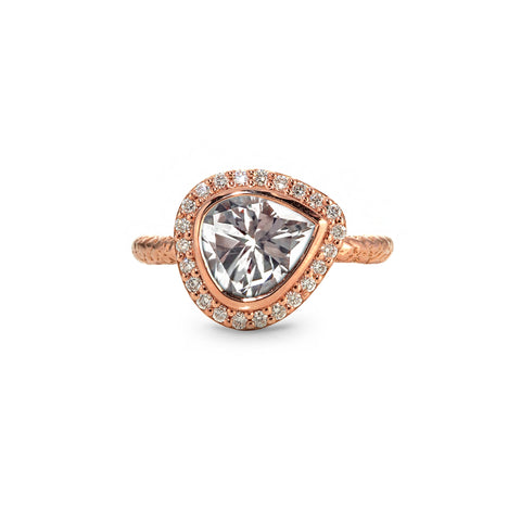 Solitaire Pear-Shaped Diamond Ring in Rose Gold